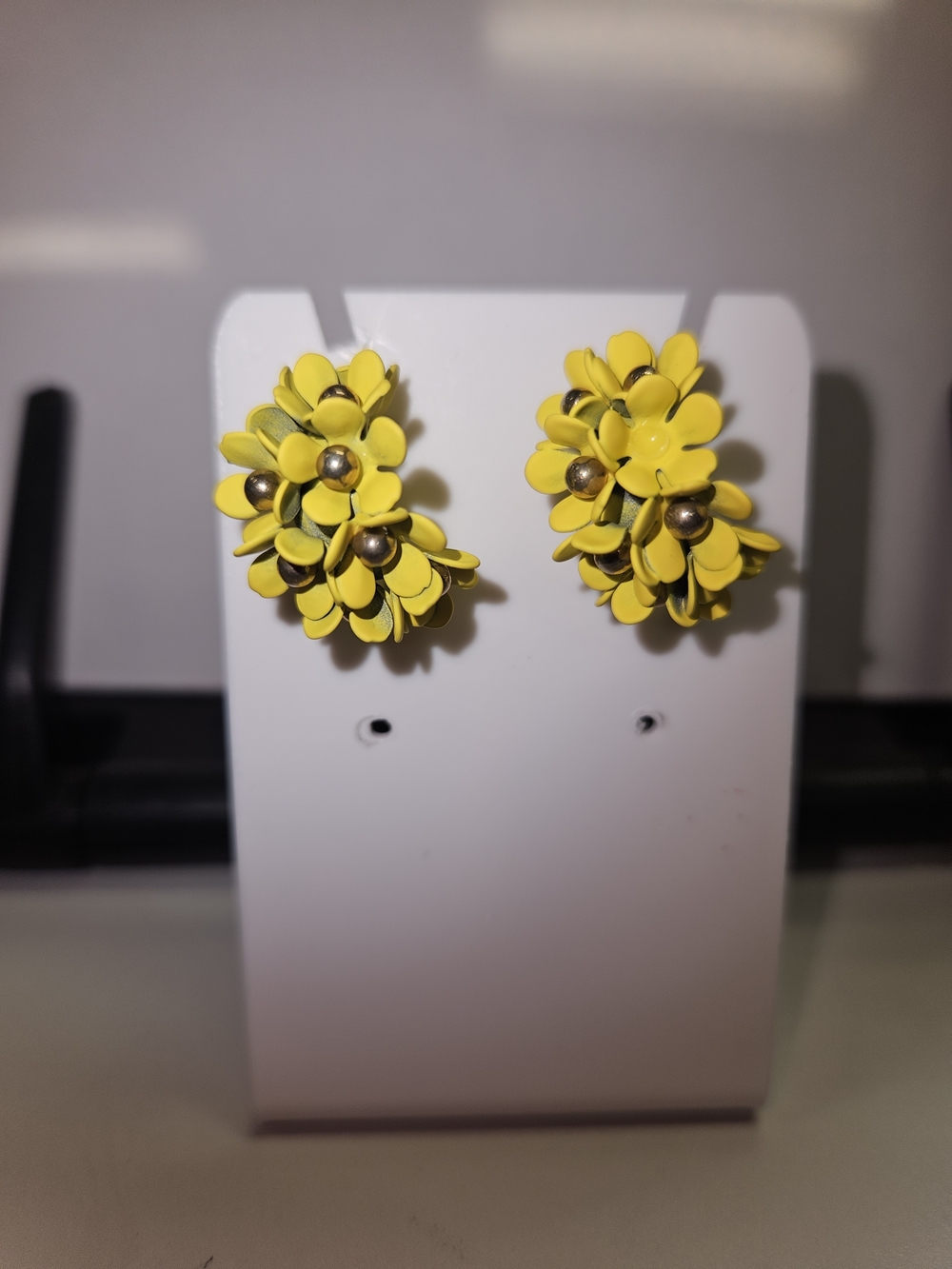 Floral Cluster Earrings in Yellow & Gold Like New
